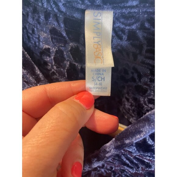 Simply Basic Sleepwear Blue Crushed Velvet Floral Full Zip Dressing Gown SZ S - Picture 5 of 6